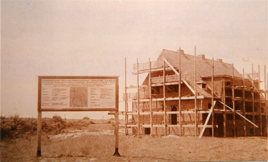 Ahrensburger Platz, Museumsdorf Volksdorf