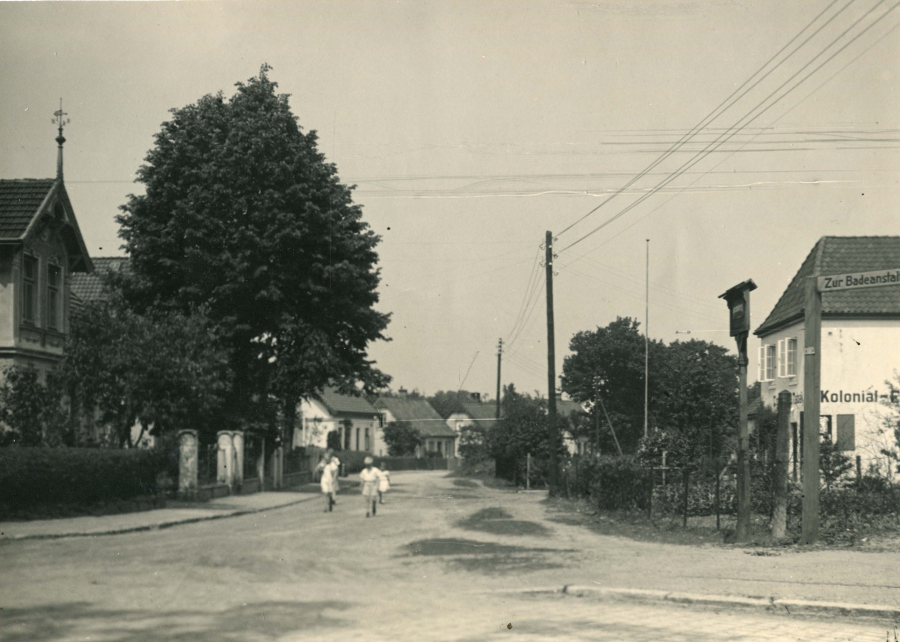 Lerchenberg 16 / Ecke Ahrensburger Weg, Museumsdorf Volksdorf